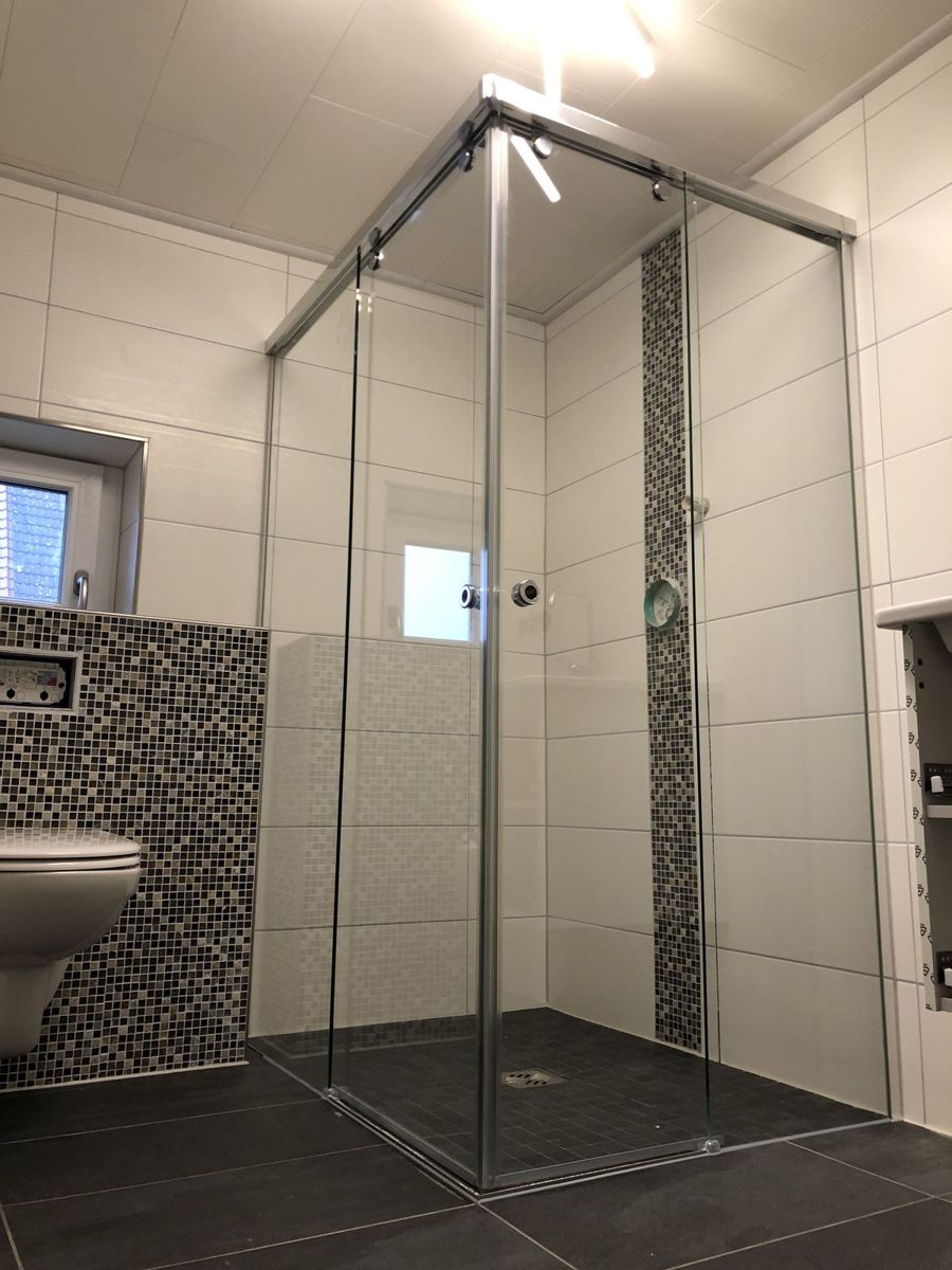 Eckdusche mit Glas-Schiebetüren, SK Glas, Straubing